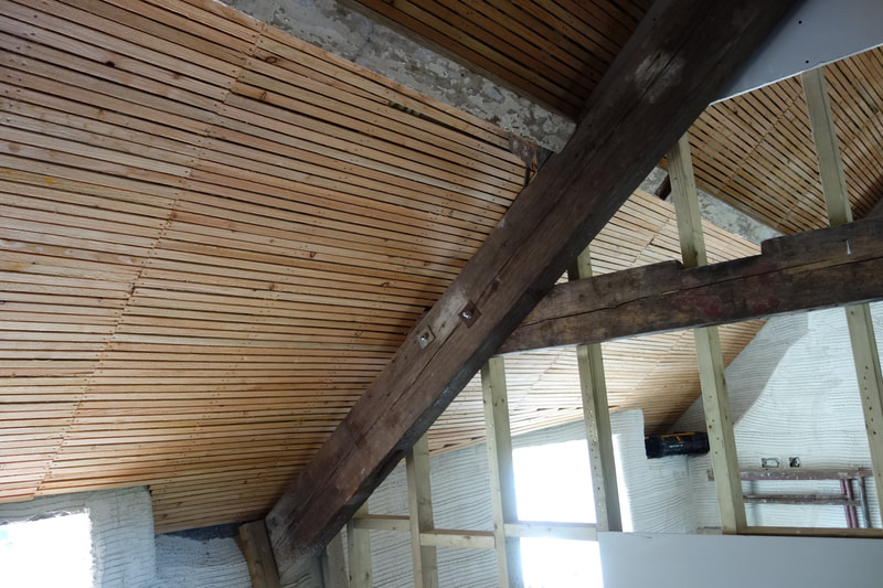 Lath and lime plaster ceiling